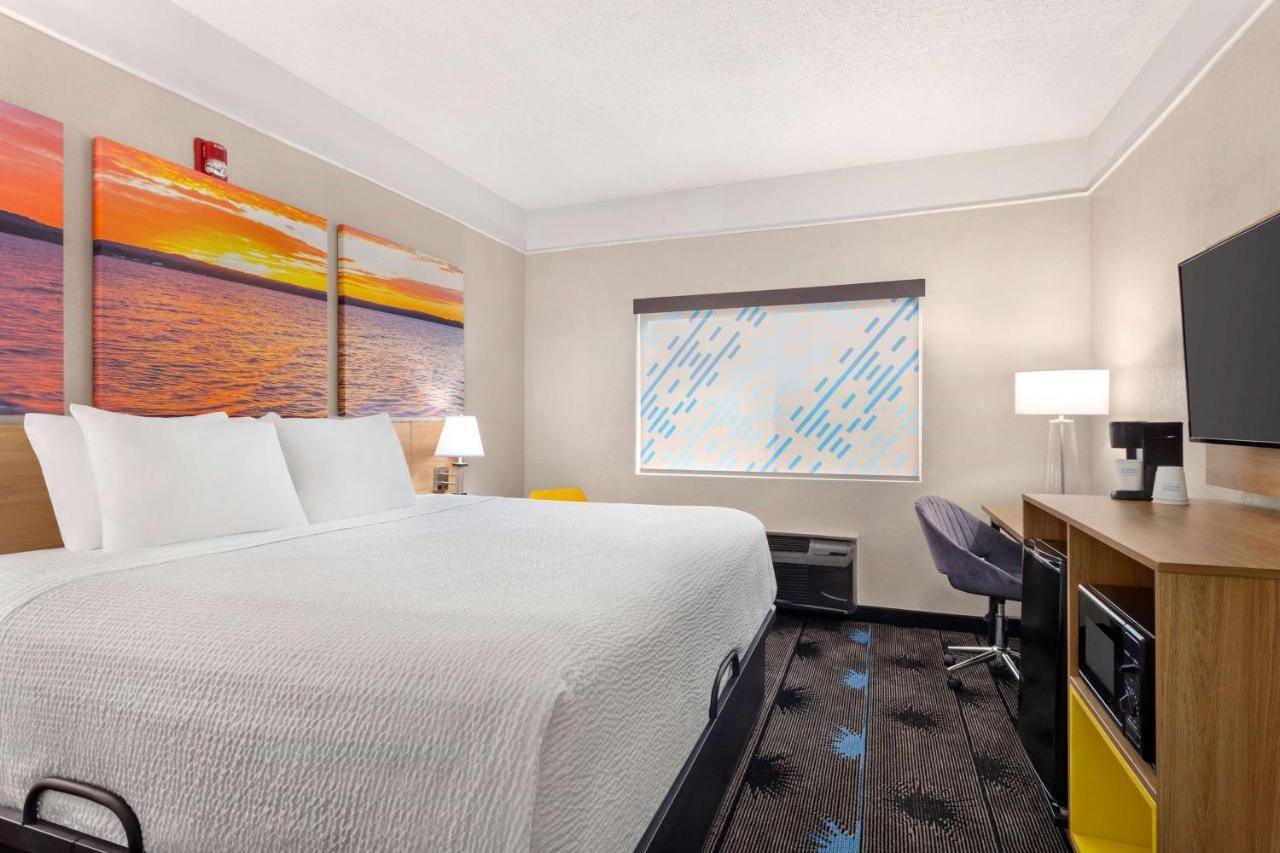 Days Inn By Wyndham Kansas City International Airport מראה חיצוני תמונה
