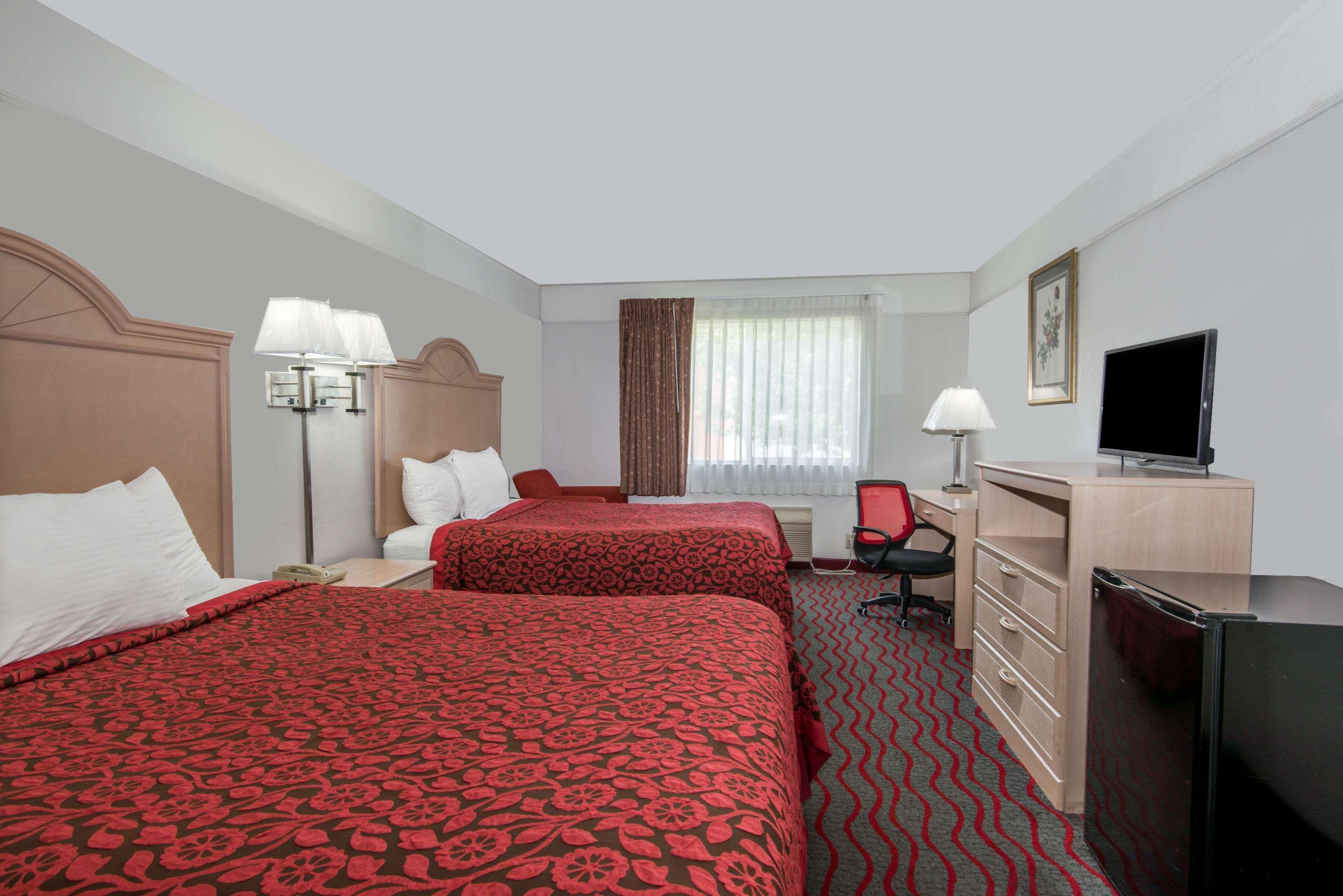Days Inn By Wyndham Kansas City International Airport מראה חיצוני תמונה