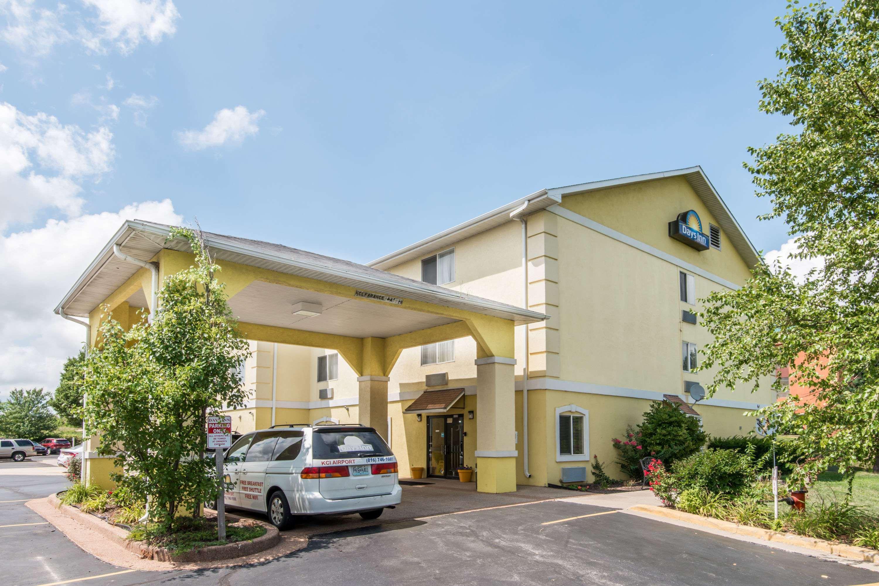Days Inn By Wyndham Kansas City International Airport מראה חיצוני תמונה